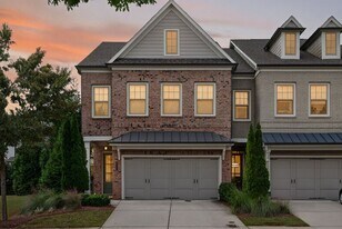 10171 Windalier Wy in Roswell, GA - Building Photo