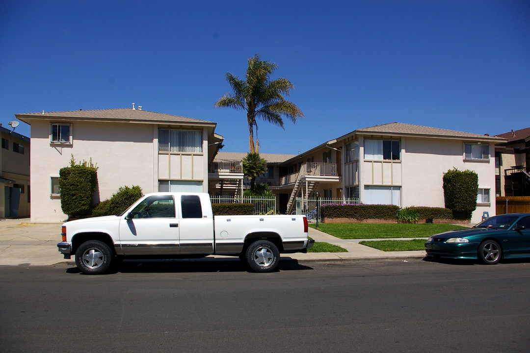 1542-1554 Diamond St in San Diego, CA - Building Photo