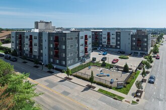 813 Crocker St in Des Moines, IA - Building Photo - Building Photo