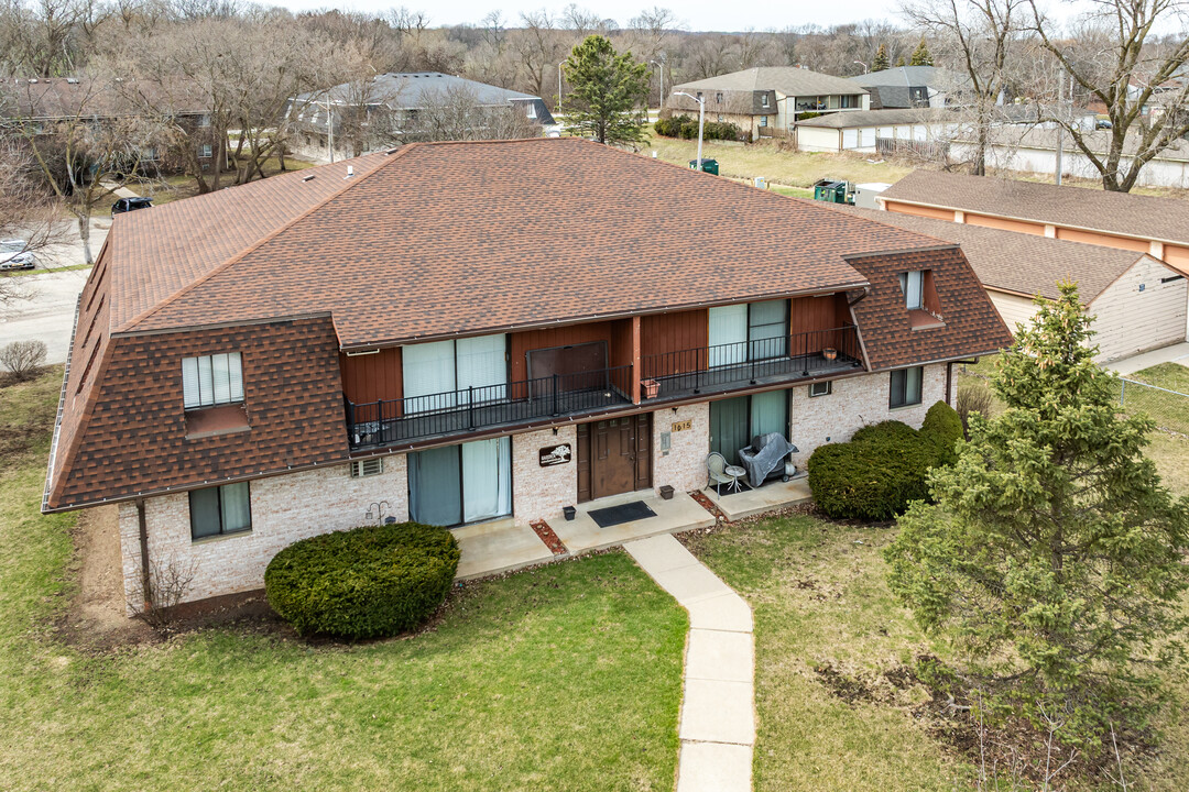 Garden Apartment Condominium in West Allis, WI - Building Photo