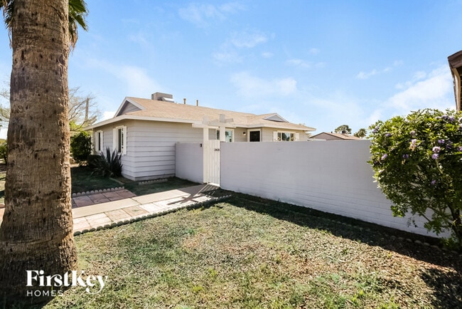 3435 W Country Gables Dr in Phoenix, AZ - Building Photo - Building Photo