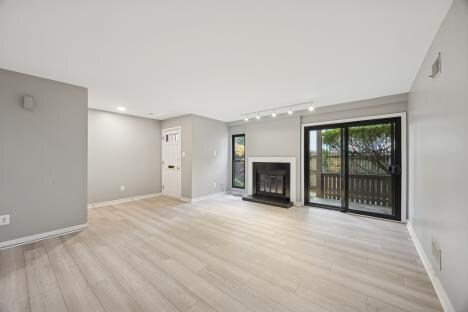 102 Dudley Ave in Narberth, PA - Building Photo