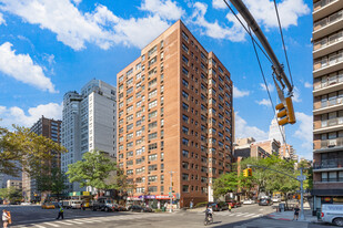 166 E 35th St in New York, NY - Building Photo