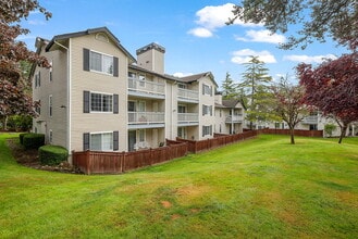 The Trails of Redmond in Redmond, WA - Foto de edificio - Building Photo