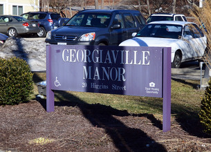 Georgiaville Manor in Smithfield, RI - Foto de edificio - Building Photo