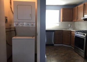 38 Evergreene Rd in Wallingford, CT - Building Photo - Building Photo