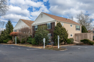 Village Square in Osterville, MA - Building Photo - Building Photo