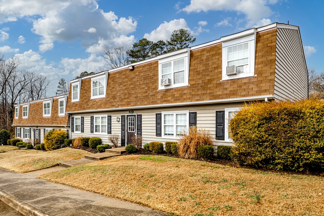 TANGLEWOOD APARTMENTS in Petersburg, VA - Foto de edificio