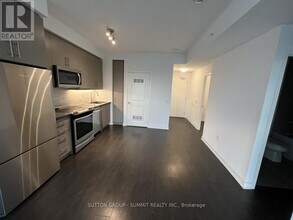 85-485 Oneida Crescent in Richmond Hill, ON - Building Photo - Building Photo