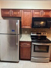 9999 Summerbreeze Dr in Sunrise, FL - Building Photo - Building Photo