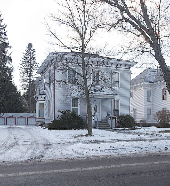 43 Maple St in Oneonta, NY - Foto de edificio