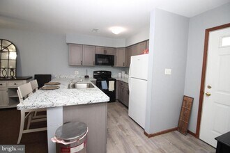 214 Spring House Ln in Telford, PA - Building Photo - Building Photo