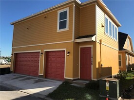 14146 Gullstrand Ave in Orlando, FL - Building Photo