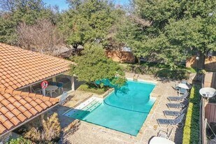 883 Dublin Dr in Richardson, TX - Building Photo