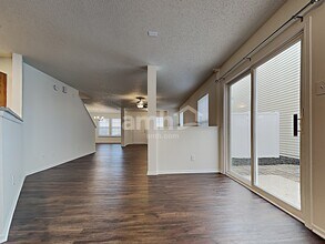 13378 Allegiance Dr in Fishers, IN - Foto de edificio - Building Photo