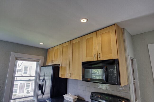 21 Montello St Ext in Brockton, MA - Building Photo - Building Photo