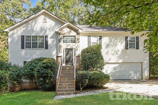 1720 Ben King Rd in Kennesaw, GA - Building Photo