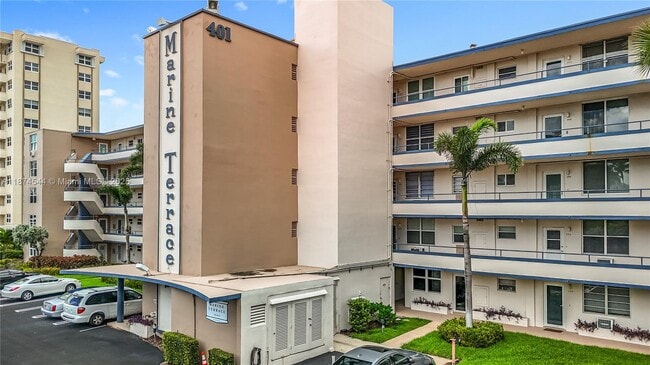property at 401 N Riverside Dr