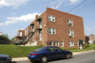 111 S Scott St Apartments