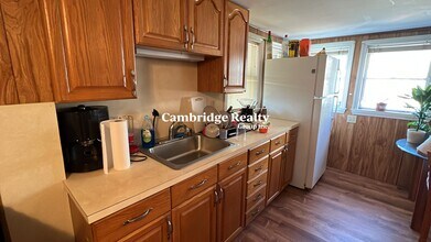 28A Cherry St, Unit #2E in Somerville, MA - Building Photo - Building Photo