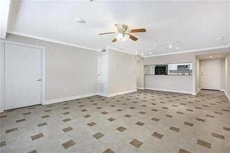 3456 Cleary Ave, Unit 101 in Metairie, LA - Foto de edificio - Building Photo