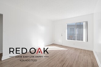 12520 Lakewood Blvd in Downey, CA - Foto de edificio - Building Photo