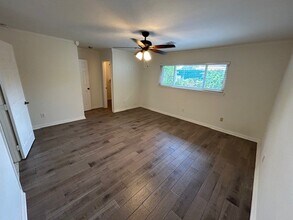 5607 Braesvalley Dr in Houston, TX - Building Photo - Building Photo