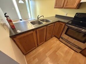 520 Rosehill St in Nanaimo, BC - Building Photo - Building Photo