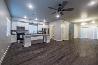 Coyote Creek in Washington, UT - Building Photo - Interior Photo