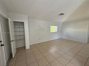 3277 SW 23rd Terrace in Miami, FL - Building Photo - Building Photo