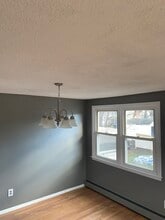 115 Cambridge St, Unit 115 in Manchester, CT - Foto de edificio - Building Photo