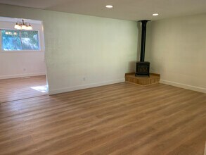 4753 Nina Ave SE in Salem, OR - Building Photo - Building Photo