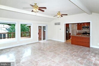 1318 Mayflower Dr in McLean, VA - Building Photo - Building Photo