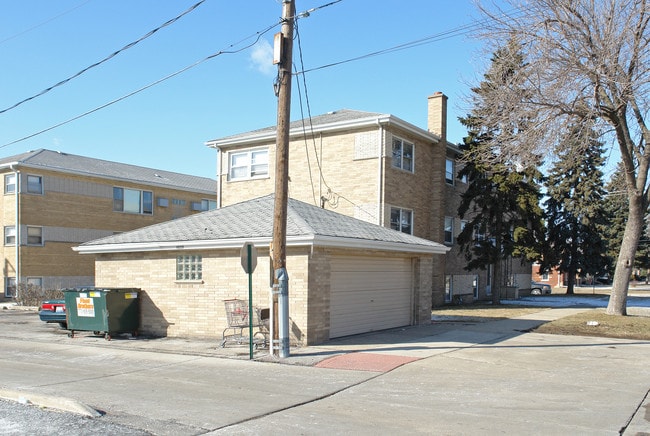 10225 Chestnut Ave in Franklin Park, IL - Foto de edificio - Building Photo