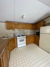 7323 Academy St, Unit 7323 in Whitney Point, NY - Foto de edificio - Building Photo