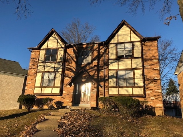10139 Puttington Dr, Unit A in St. Louis, MO - Building Photo
