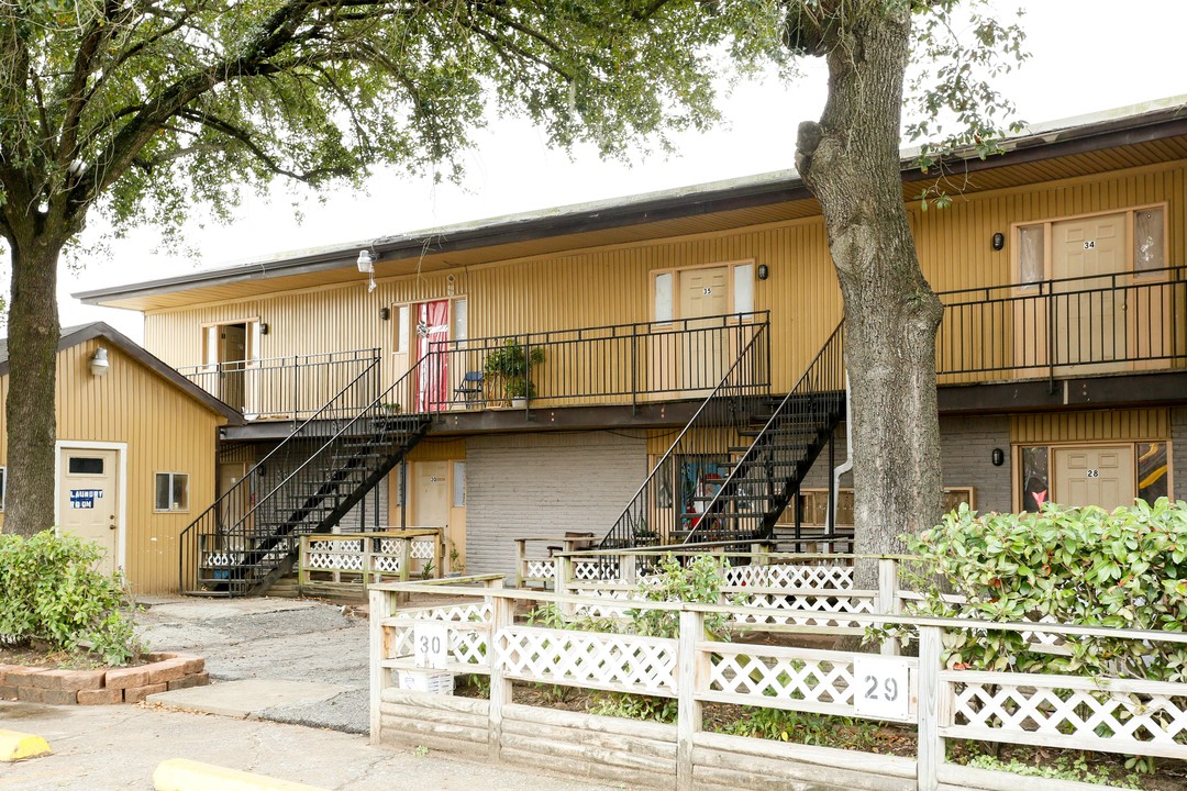 Chaffin Arms Apartments in Houston, TX - Foto de edificio