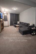 15584 Empress Ave N in Hugo, MN - Building Photo - Building Photo