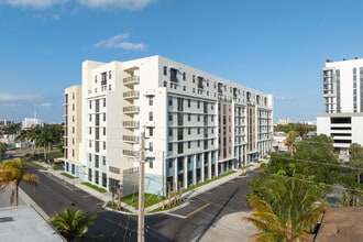City Place Apartments in Dania Beach, FL - Building Photo - Building Photo