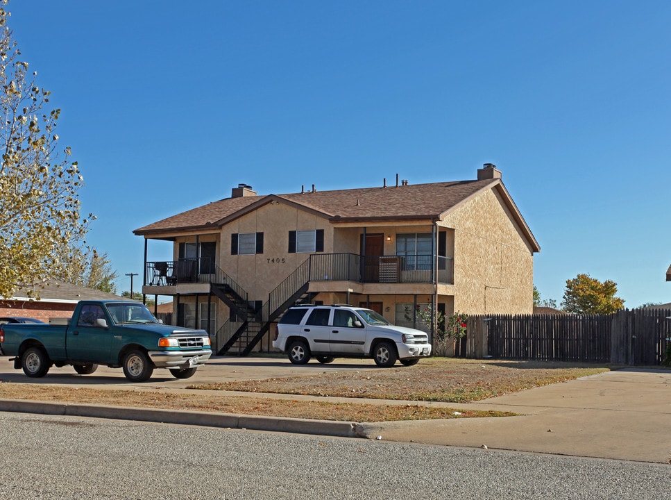 7405 Waco Ave in Lubbock, TX - Building Photo