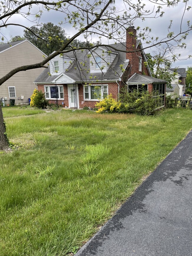 property at 6018 Hunt Club Rd