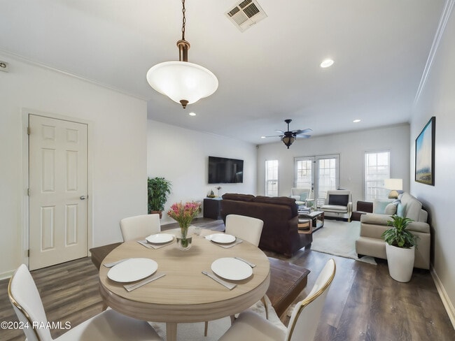 102 Judice Meadows Ln in Lafayette, LA - Building Photo - Building Photo
