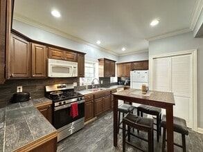 6424 N Magnolia Ave, Unit 1 in Chicago, IL - Building Photo - Building Photo