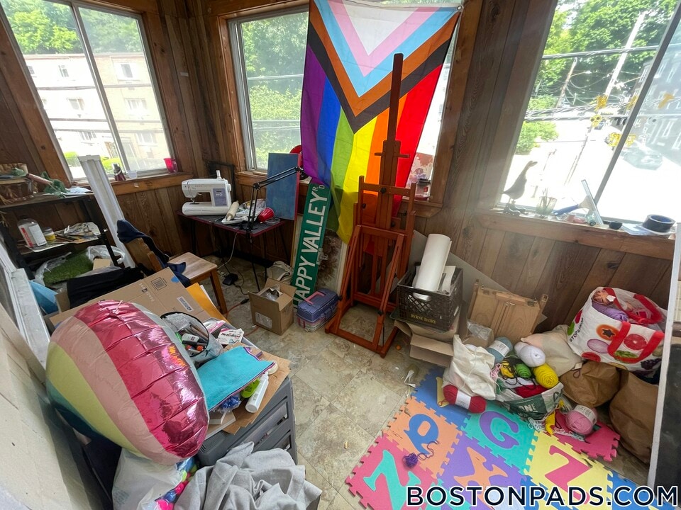 348 Faneuil St in Boston, MA - Building Photo