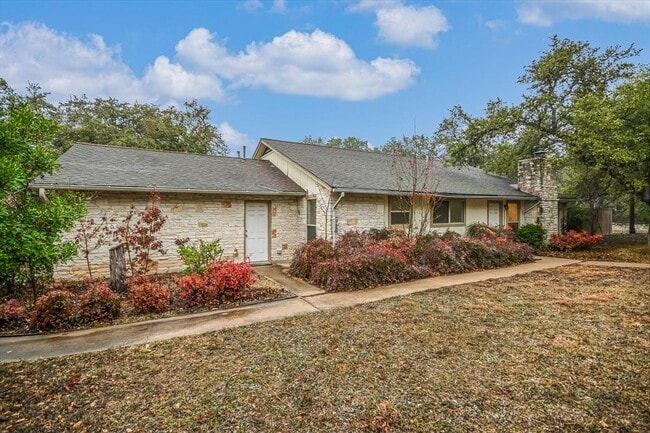 property at 3207 Eanes Cir