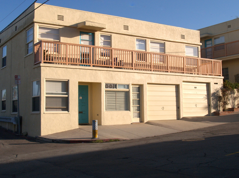 131 10th St in Hermosa Beach, CA - Building Photo