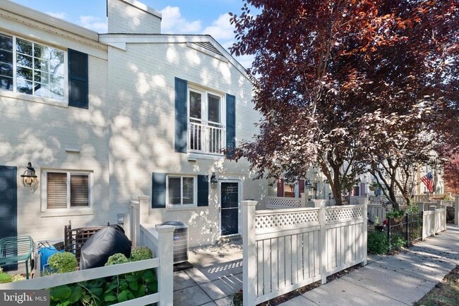 1431 N Van Dorn St in Alexandria, VA - Foto de edificio - Building Photo