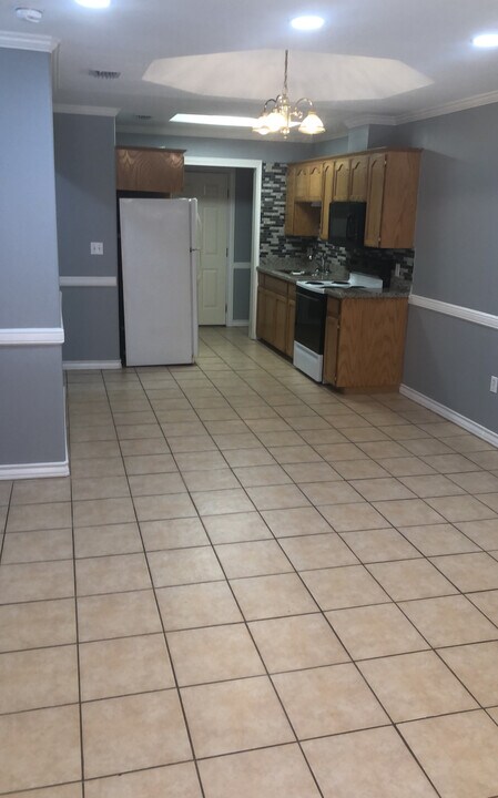 1510 N Dunlap Ave in Mission, TX - Building Photo