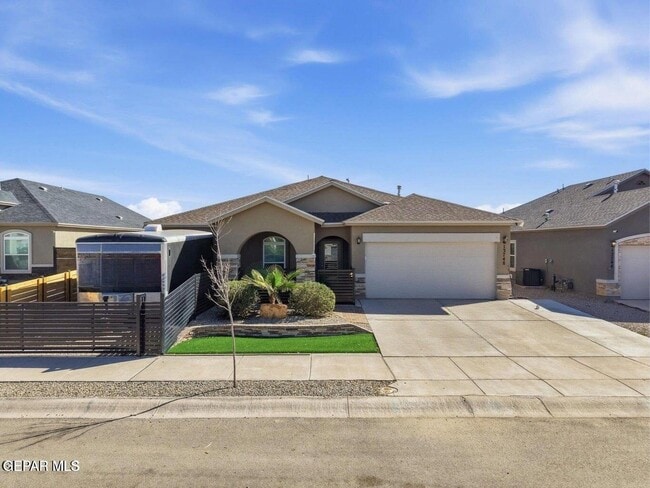 property at 13748 Villa Vista Ave