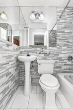 40 Avenue B, Unit 2D in New York, NY - Building Photo - Building Photo